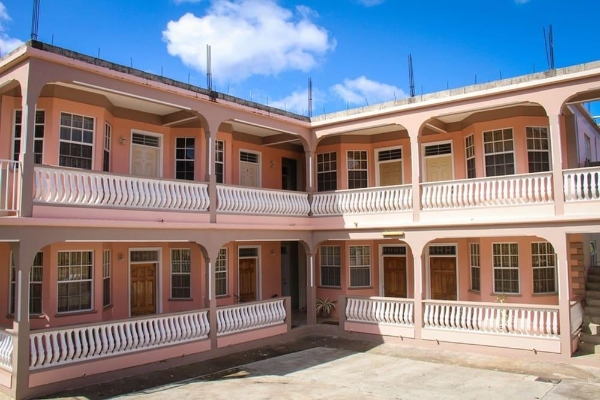 Hotel Iso's Bed & Breakfast (Glanvillia)
